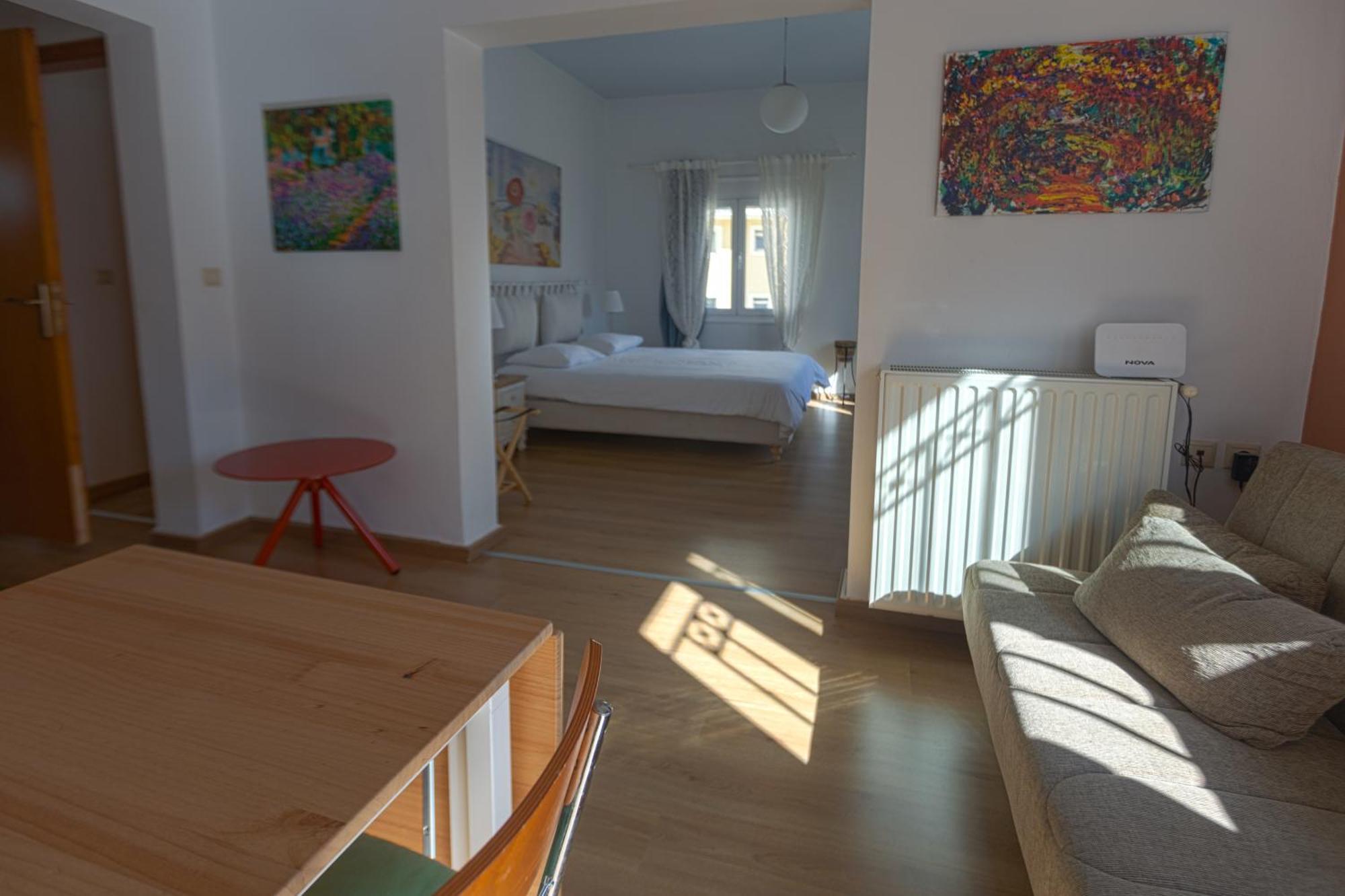 In And Out Apartament