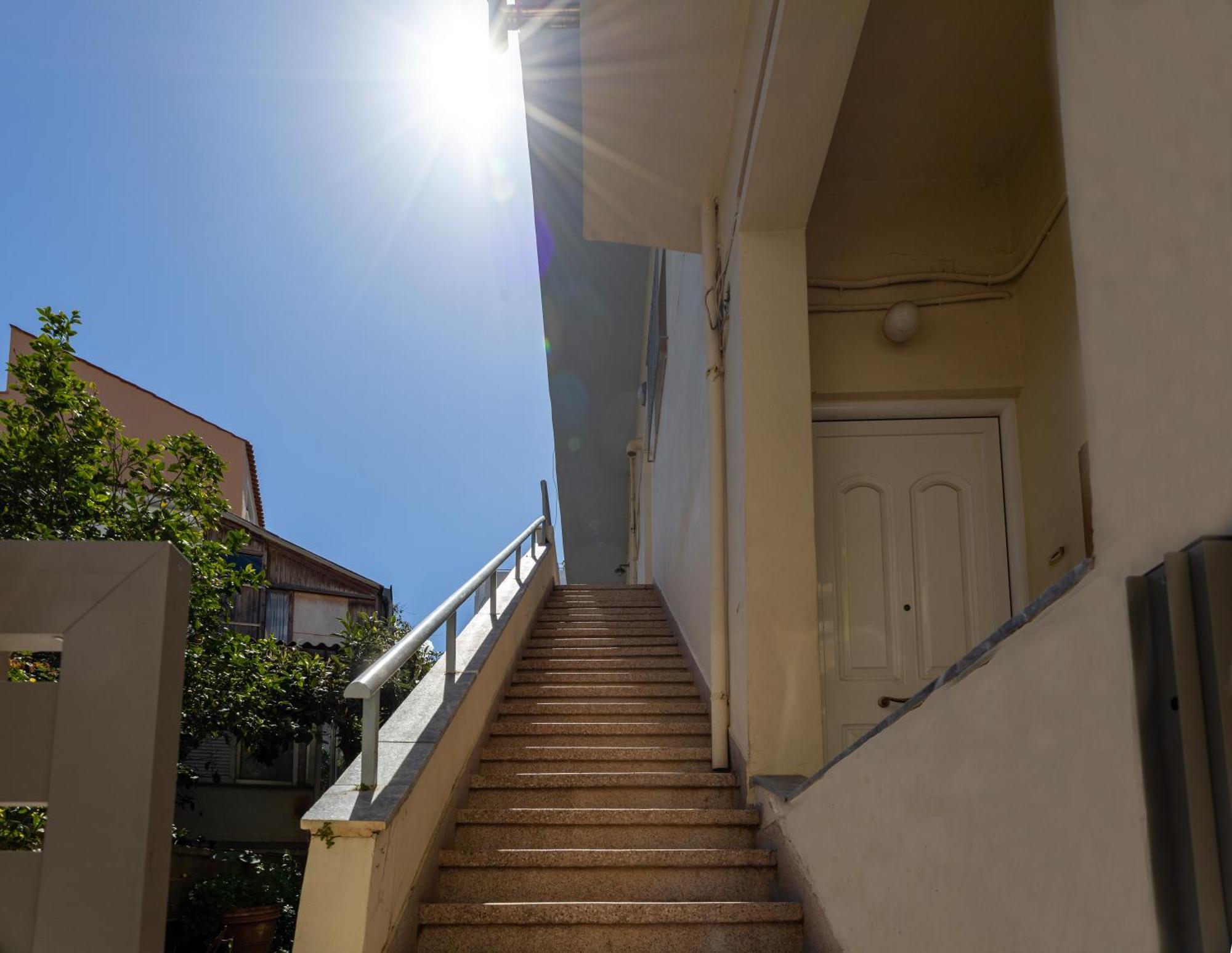 In And Out Apartament *